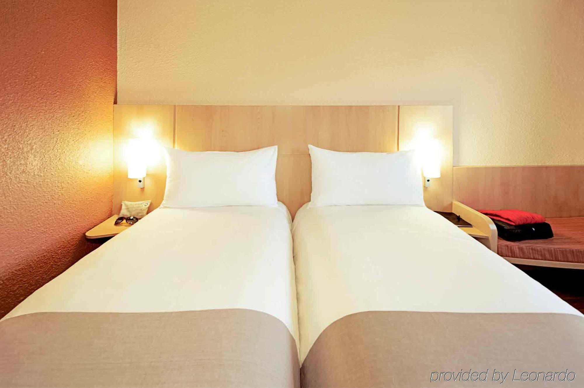 B&B Hotel Amiens Centre Cathedrale ภายนอก รูปภาพ